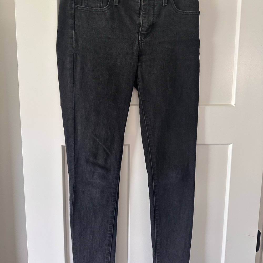 Black Levi skinny jeans